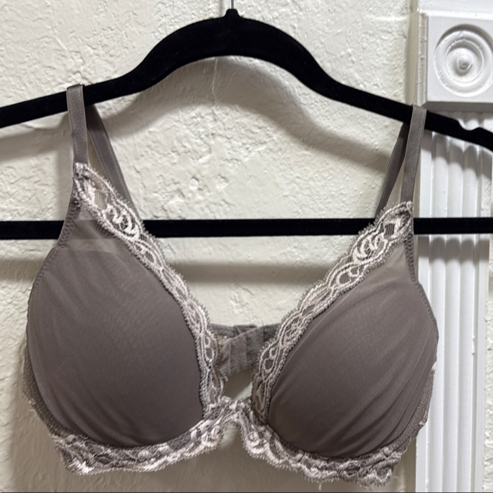 Elegant Lace Trimmed Gray Bra